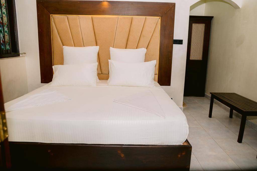 Romantic Garden Hotel Negombo Luaran gambar