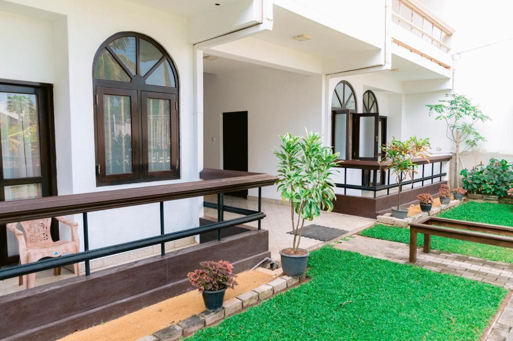 Romantic Garden Hotel Negombo Luaran gambar